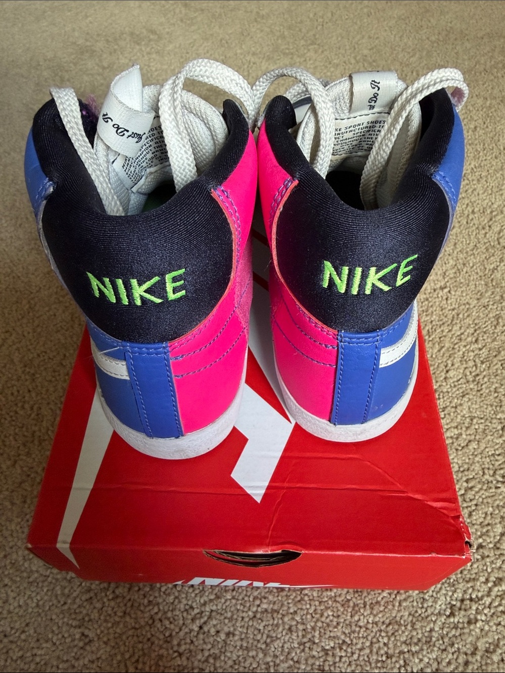 Nike Blazer Mid '77 SE in White, Pink, Blue, Mint and Black - Picture 3 of 6